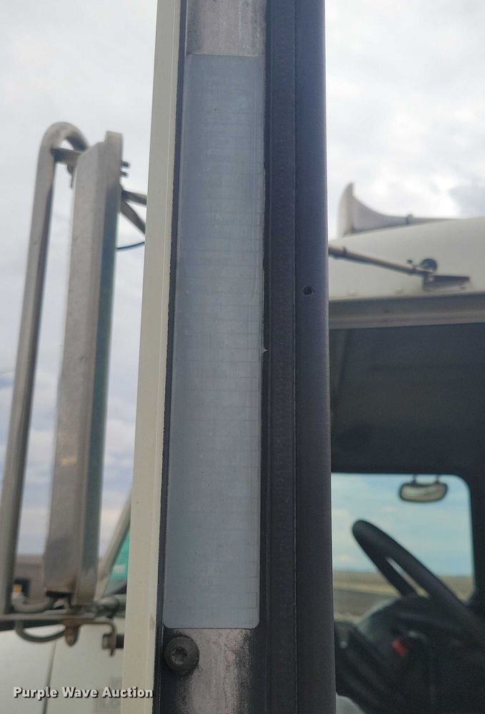 image for item NK9940 2005 Kenworth T300 utility / service truck