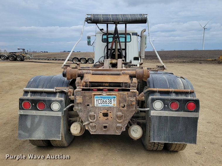 image for item NK9941 1996 International F-2674 hook lift truck