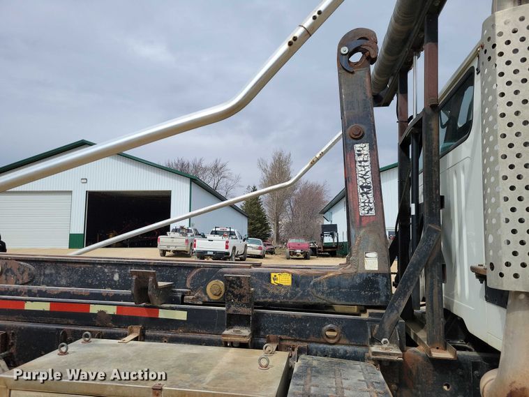 image for item NK9941 1996 International F-2674 hook lift truck