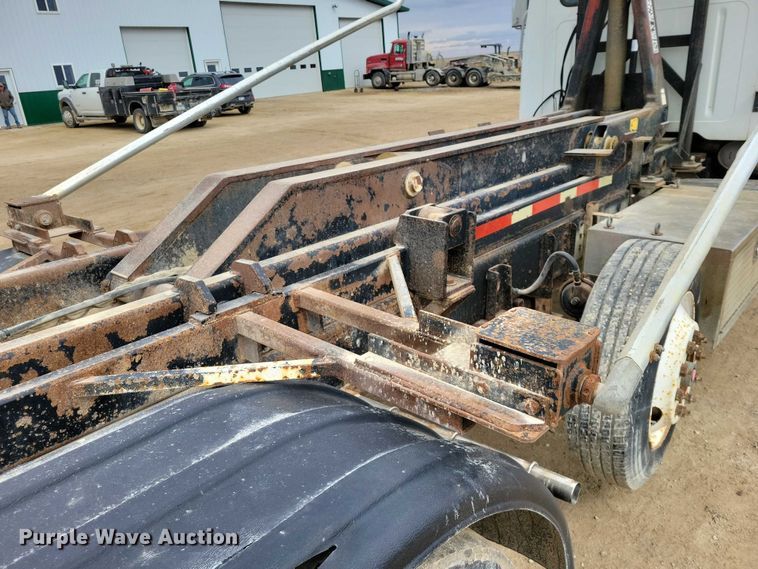 image for item NK9941 1996 International F-2674 hook lift truck