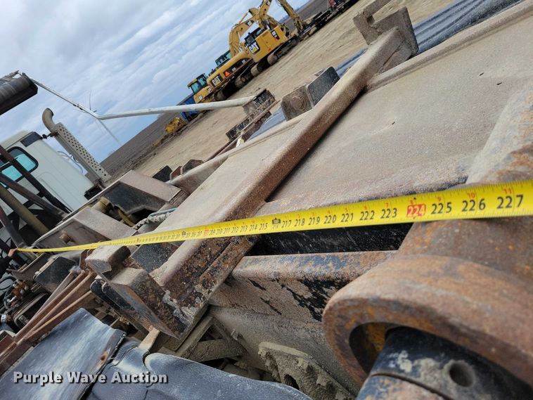 image for item NK9941 1996 International F-2674 hook lift truck