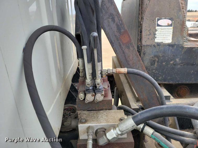 image for item NK9941 1996 International F-2674 hook lift truck