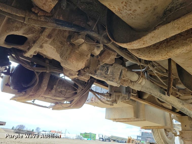 image for item NK9941 1996 International F-2674 hook lift truck