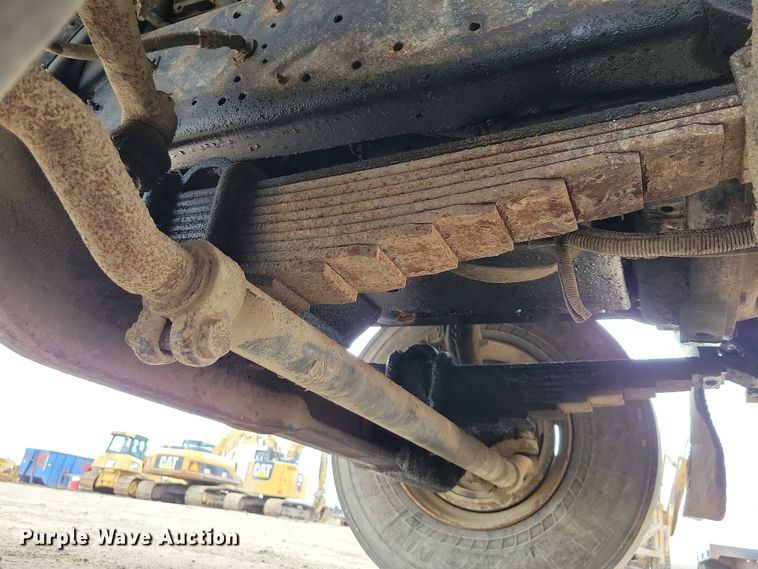 image for item NK9941 1996 International F-2674 hook lift truck