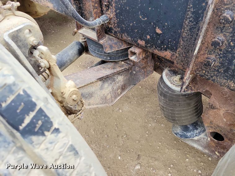 image for item NK9941 1996 International F-2674 hook lift truck