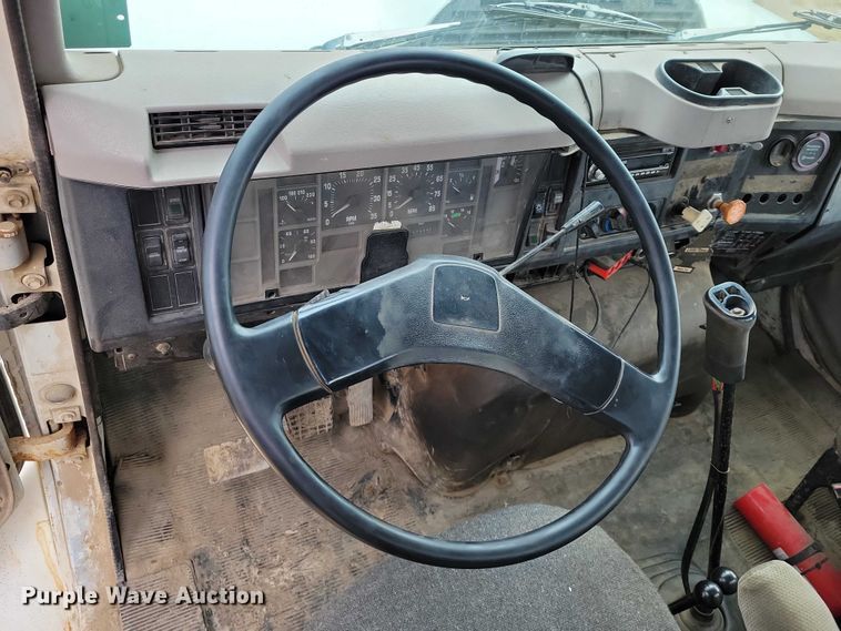 image for item NK9941 1996 International F-2674 hook lift truck