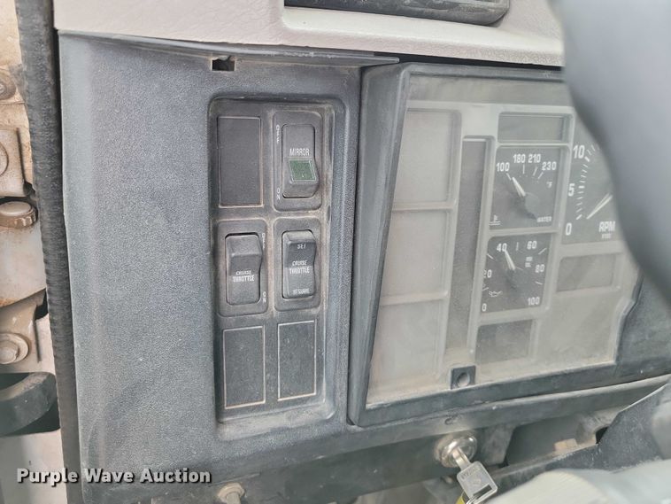 image for item NK9941 1996 International F-2674 hook lift truck