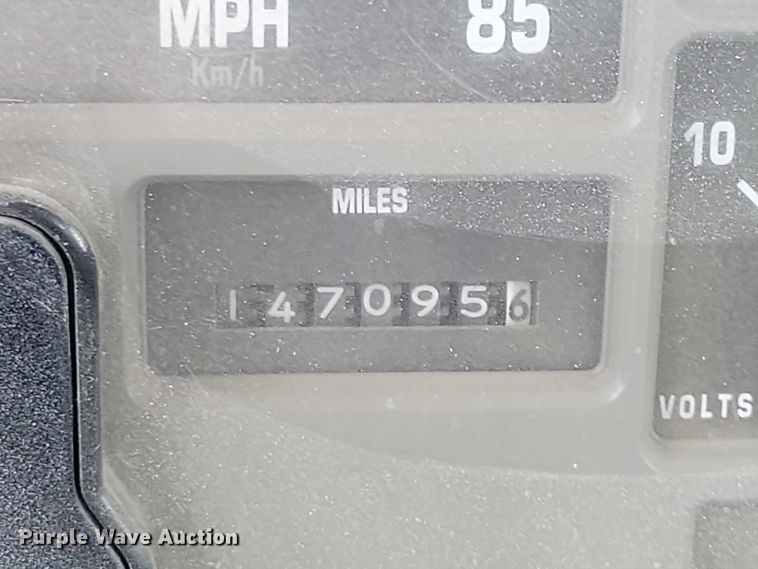 image for item NK9941 1996 International F-2674 hook lift truck