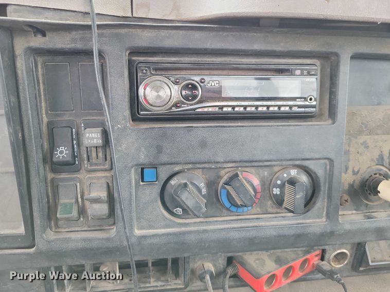 image for item NK9941 1996 International F-2674 hook lift truck