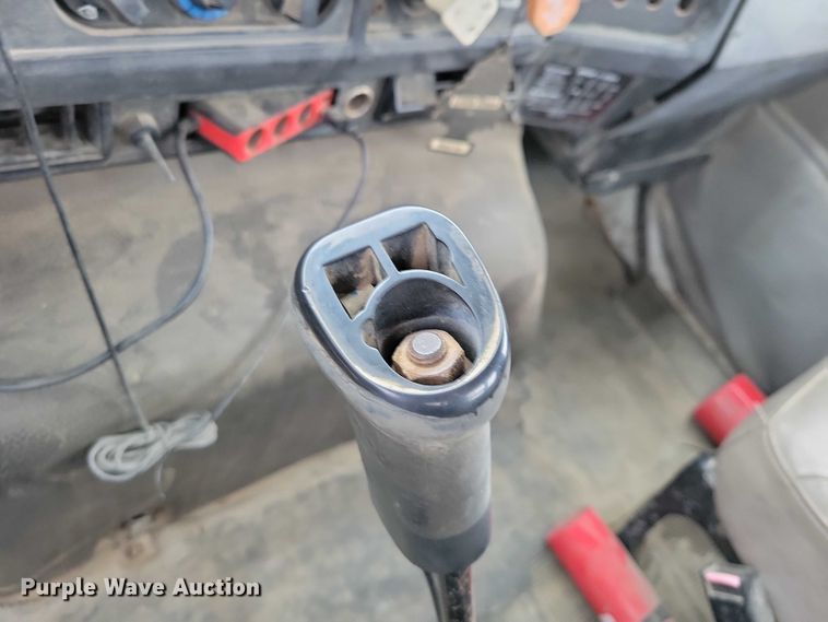 image for item NK9941 1996 International F-2674 hook lift truck