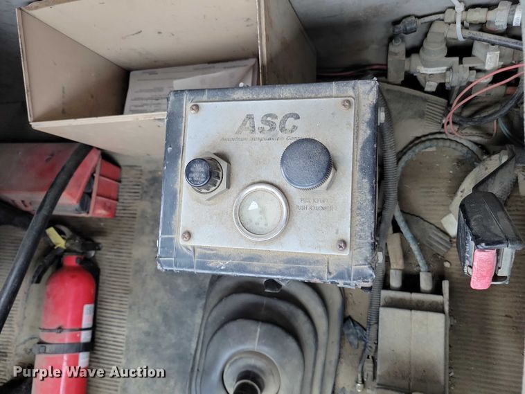 image for item NK9941 1996 International F-2674 hook lift truck