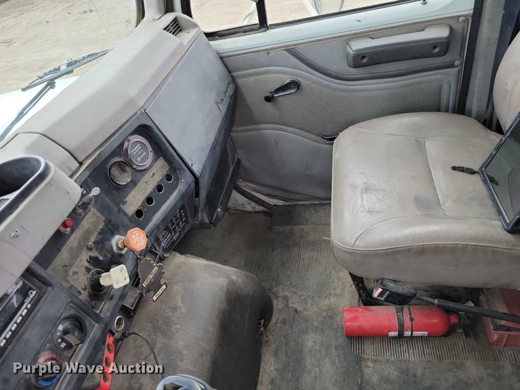 image for item NK9941 1996 International F-2674 hook lift truck