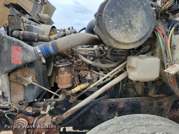 image for item NK9941 1996 International F-2674 hook lift truck