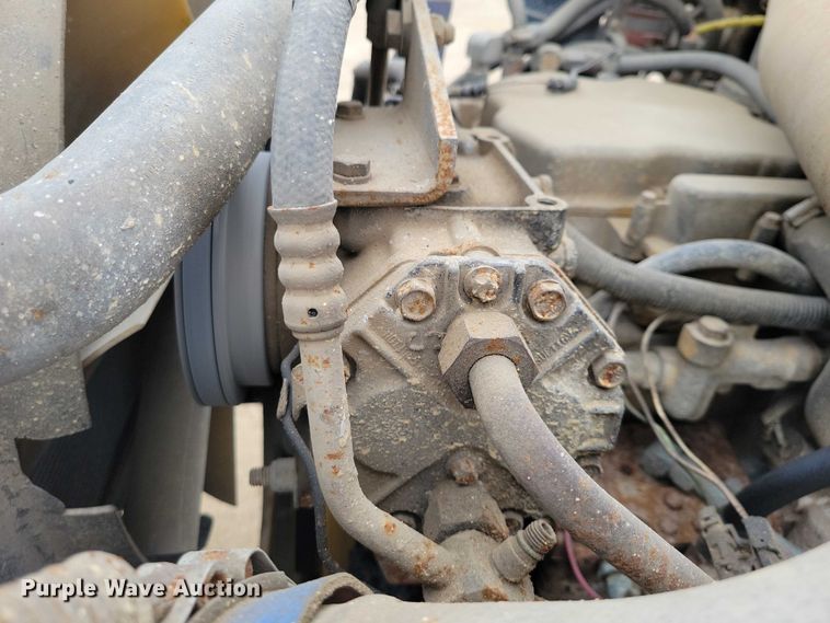 image for item NK9941 1996 International F-2674 hook lift truck