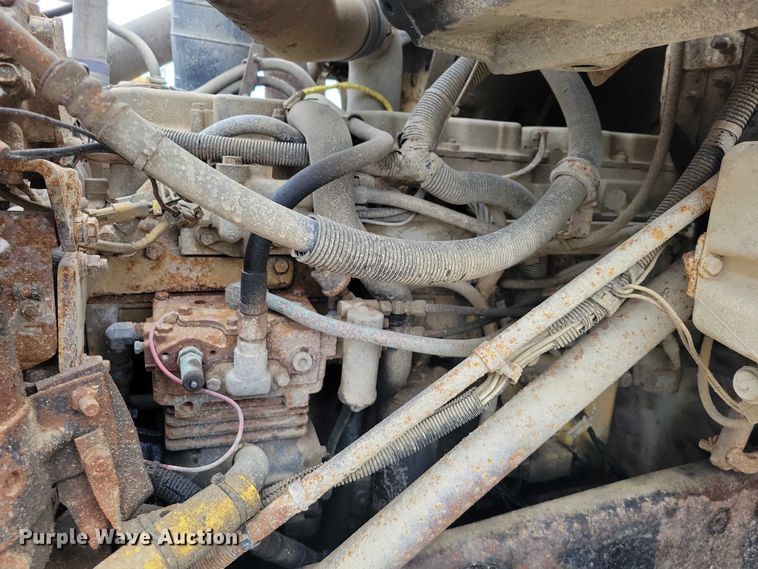 image for item NK9941 1996 International F-2674 hook lift truck