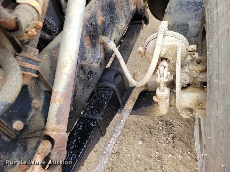 image for item NK9941 1996 International F-2674 hook lift truck