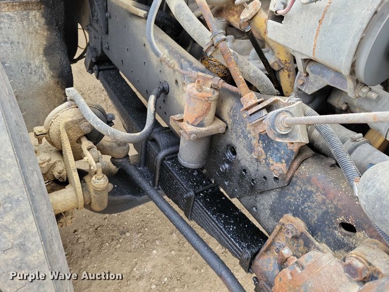 image for item NK9941 1996 International F-2674 hook lift truck