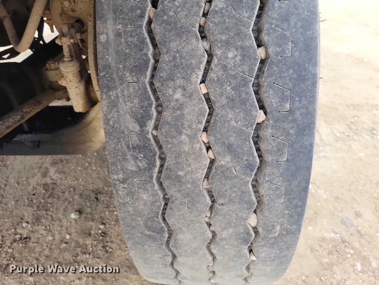 image for item NK9941 1996 International F-2674 hook lift truck