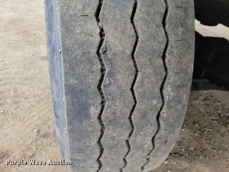 image for item NK9941 1996 International F-2674 hook lift truck