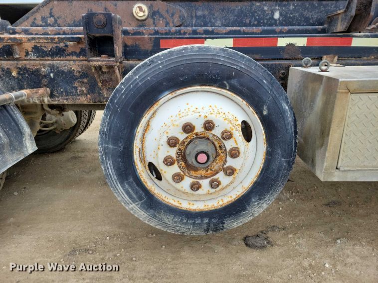 image for item NK9941 1996 International F-2674 hook lift truck