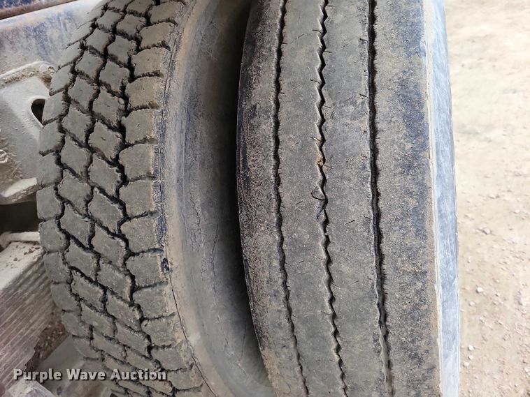 image for item NK9941 1996 International F-2674 hook lift truck