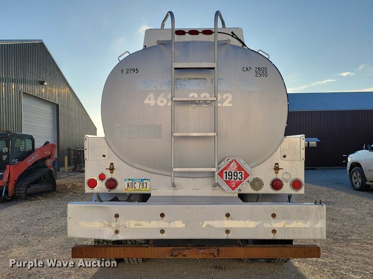image for item NK9942 2001 Kenworth  T300 fuel truck