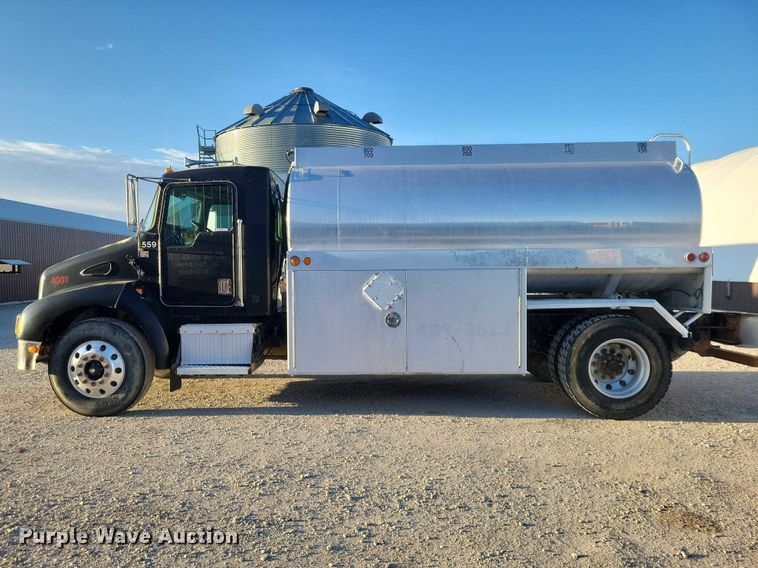 image for item NK9942 2001 Kenworth  T300 fuel truck