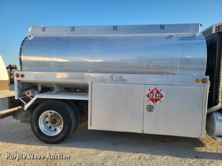 image for item NK9942 2001 Kenworth  T300 fuel truck