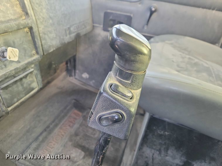 image for item NK9942 2001 Kenworth  T300 fuel truck