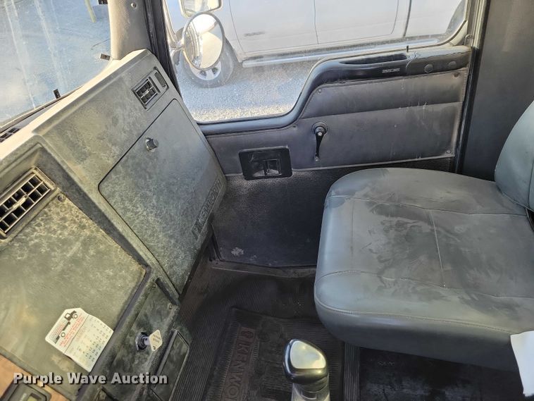 image for item NK9942 2001 Kenworth  T300 fuel truck