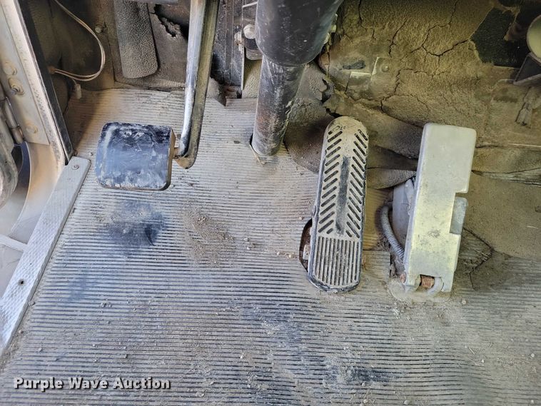 image for item NK9942 2001 Kenworth  T300 fuel truck