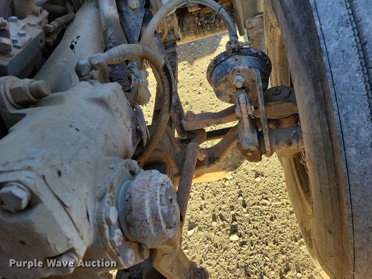 image for item NK9942 2001 Kenworth  T300 fuel truck