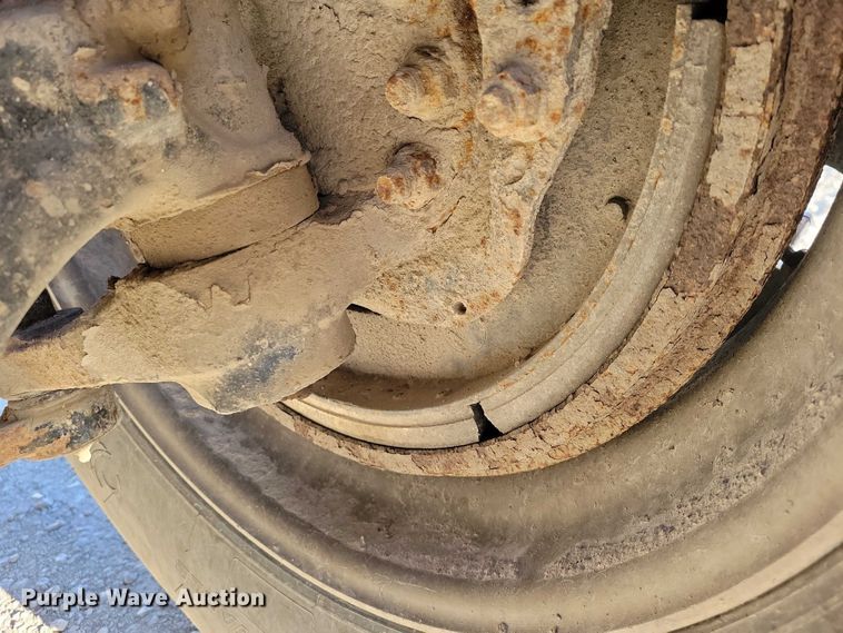 image for item NK9942 2001 Kenworth  T300 fuel truck