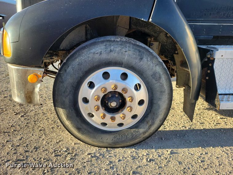 image for item NK9942 2001 Kenworth  T300 fuel truck