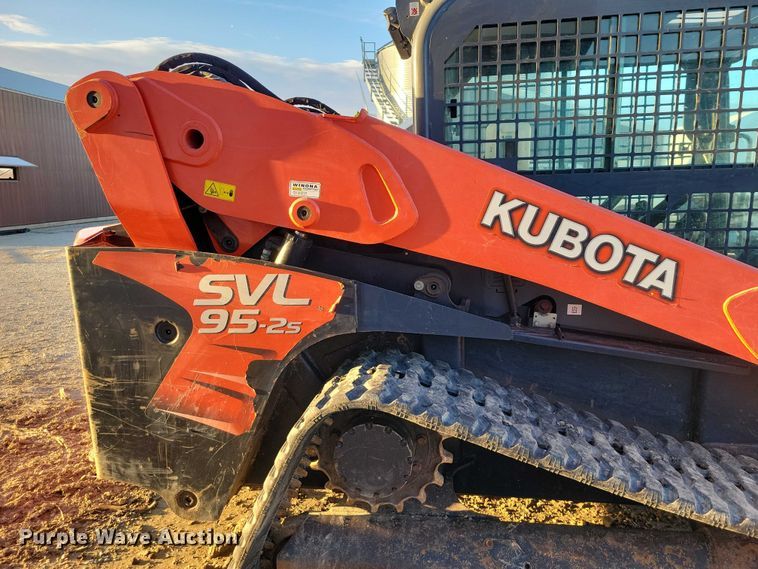 image for item NK9943 2019 Kubota SVL 95-2S tracked skid steer loader
