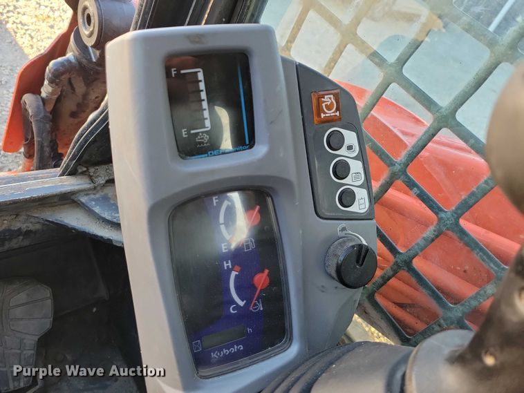 image for item NK9943 2019 Kubota SVL 95-2S tracked skid steer loader