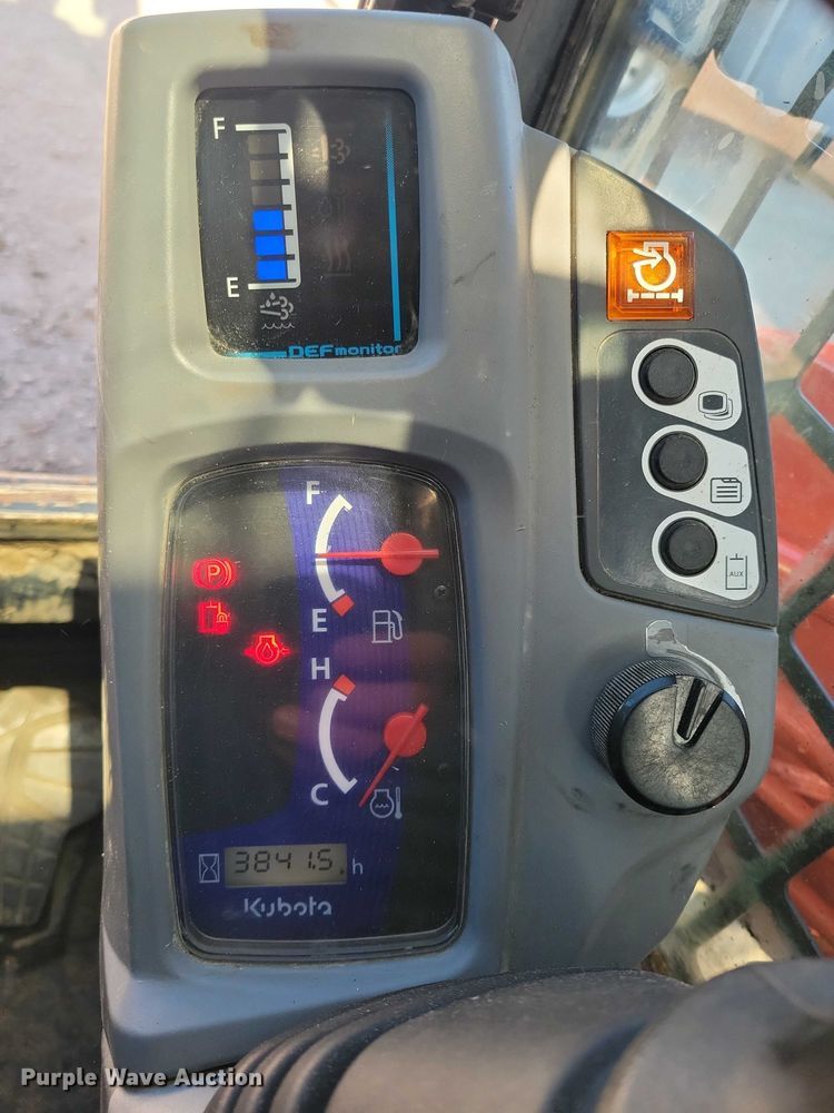 image for item NK9943 2019 Kubota SVL 95-2S tracked skid steer loader