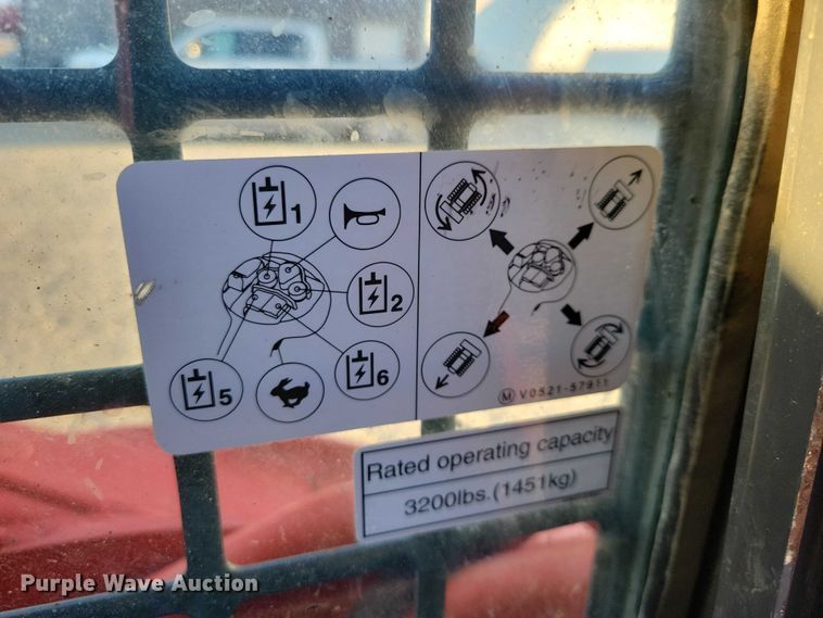 image for item NK9943 2019 Kubota SVL 95-2S tracked skid steer loader