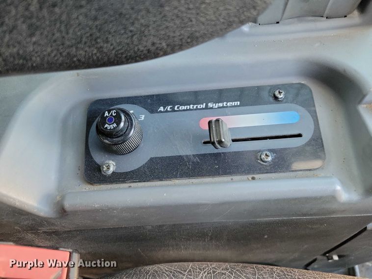 image for item NK9943 2019 Kubota SVL 95-2S tracked skid steer loader