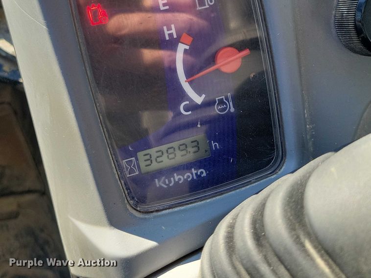 image for item NK9944 2019 Kubota  SVL 95-2S tracked skid steer loader