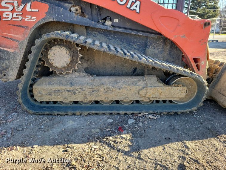 image for item NK9944 2019 Kubota  SVL 95-2S tracked skid steer loader
