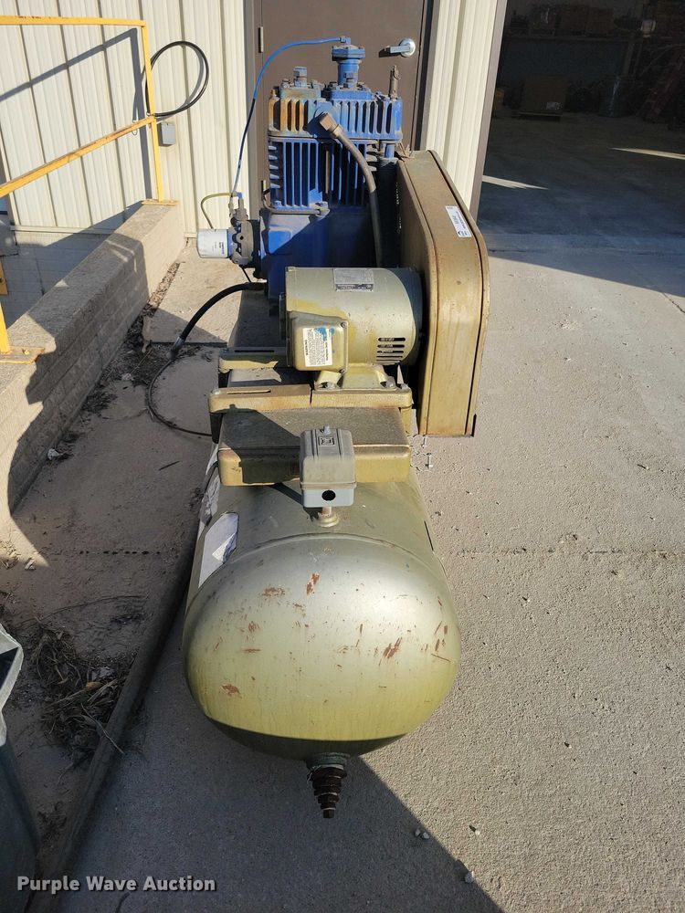 image for item NK9946 Binks air compressor