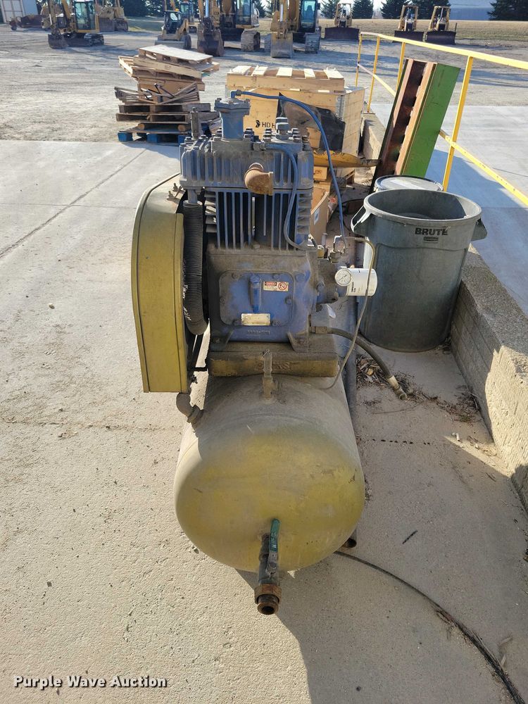 image for item NK9946 Binks air compressor