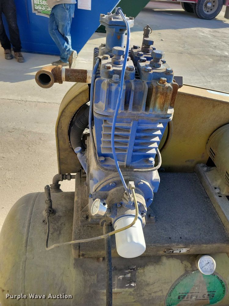 image for item NK9946 Binks air compressor
