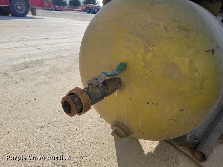image for item NK9946 Binks air compressor