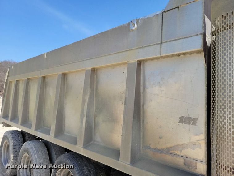 image for item NK9948 1998 International 9200 dump truck