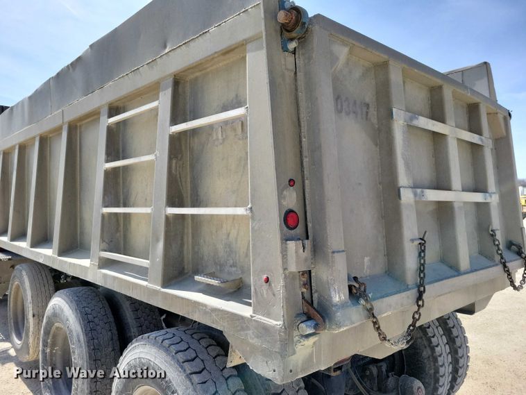 image for item NK9948 1998 International 9200 dump truck