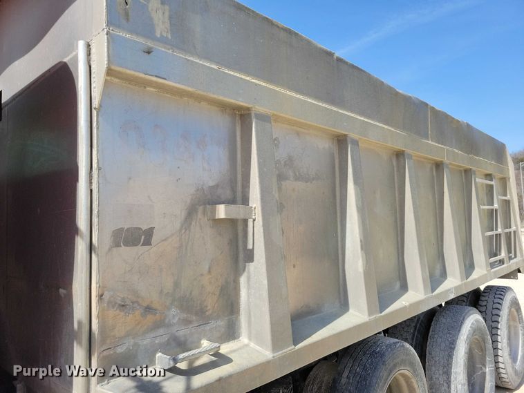 image for item NK9948 1998 International 9200 dump truck