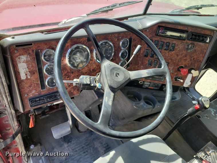 image for item NK9948 1998 International 9200 dump truck