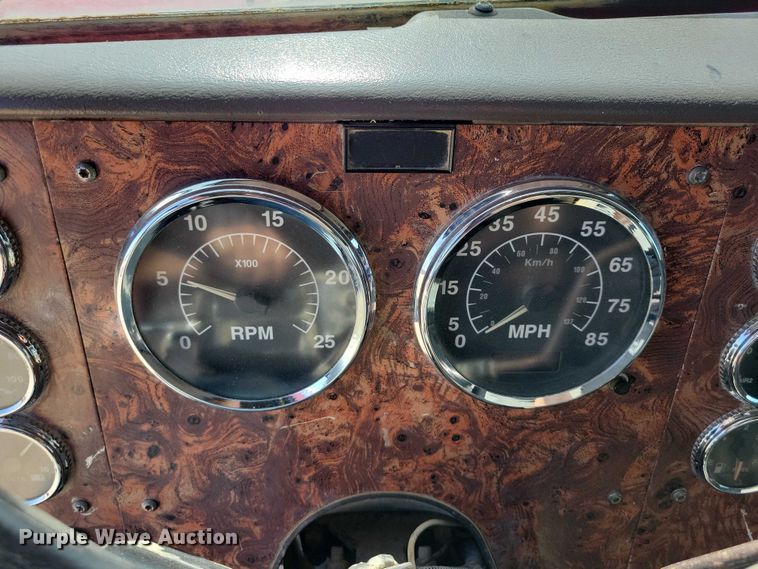 image for item NK9948 1998 International 9200 dump truck